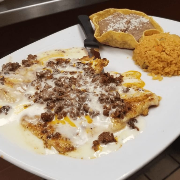 Delicious Bean Dip: A Mexican Appetizer Favorite